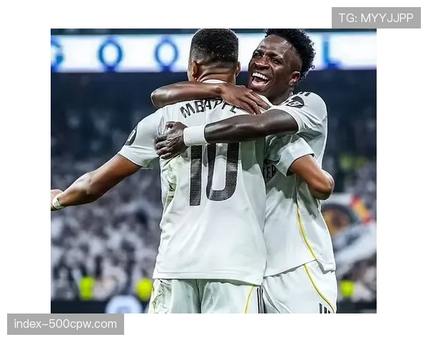 实时报道:皇马对阵皇家社会,开场十分钟已形成四次威胁转换进攻 实时报道:皇马对阵皇家社会,开场十分钟已形成四次威胁转换进攻